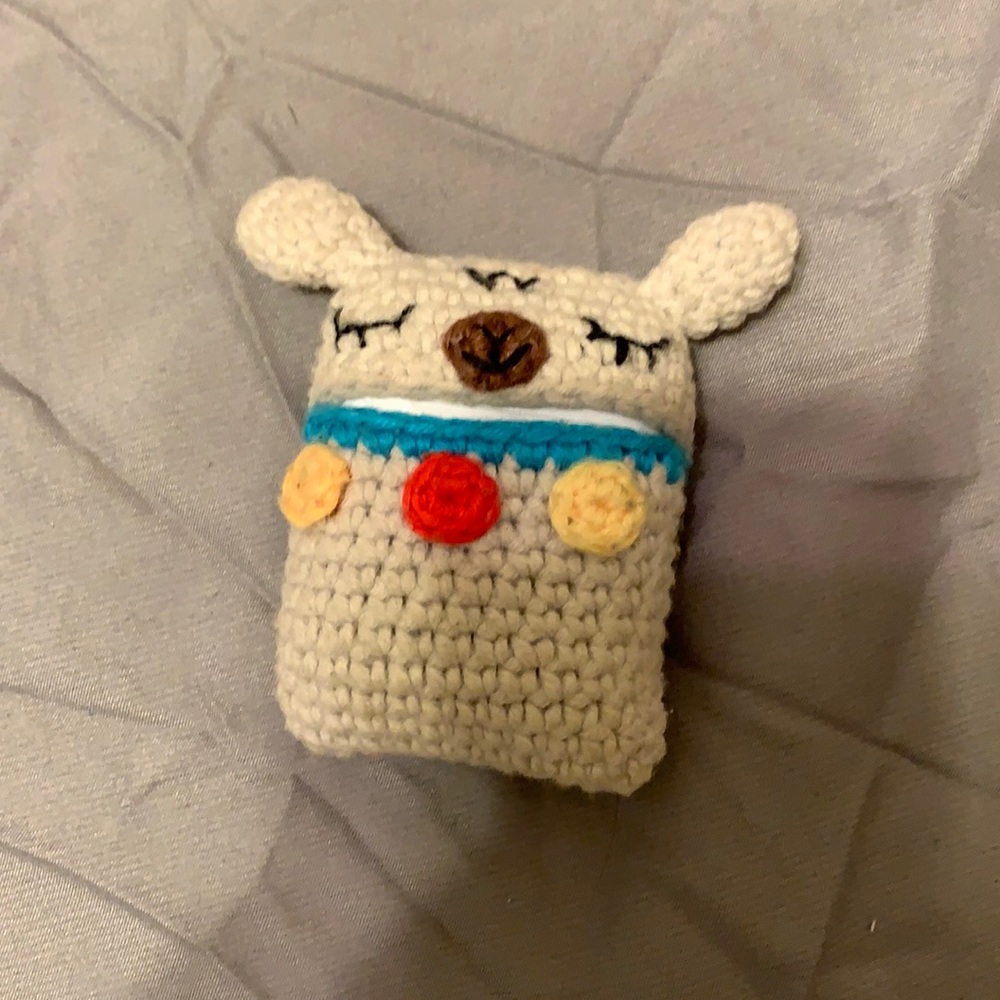 Adorable knit AirPods case